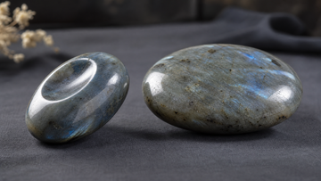 What Is a Worry Stone? A Comparison With Palm Stones & Buying Guide