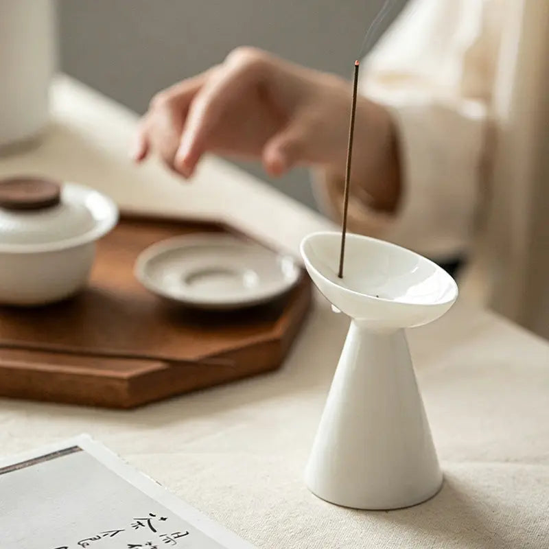 The Stillness Vessel: Ceramic Incense Holder ZANYÉ