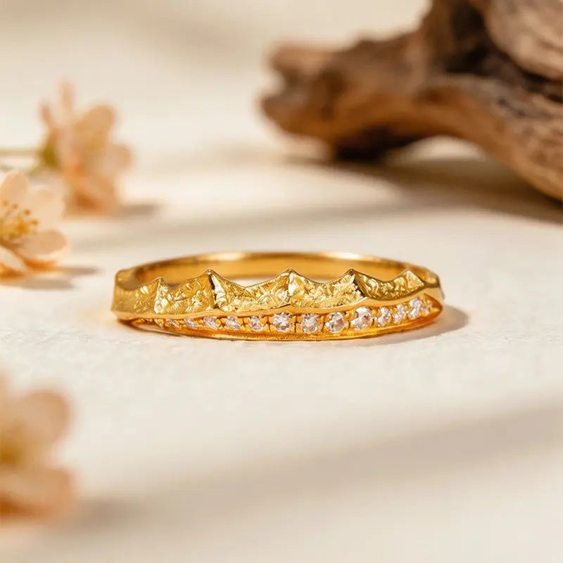 The Majestic Sacred Mountains 18K Gold Ring ZANYÉ