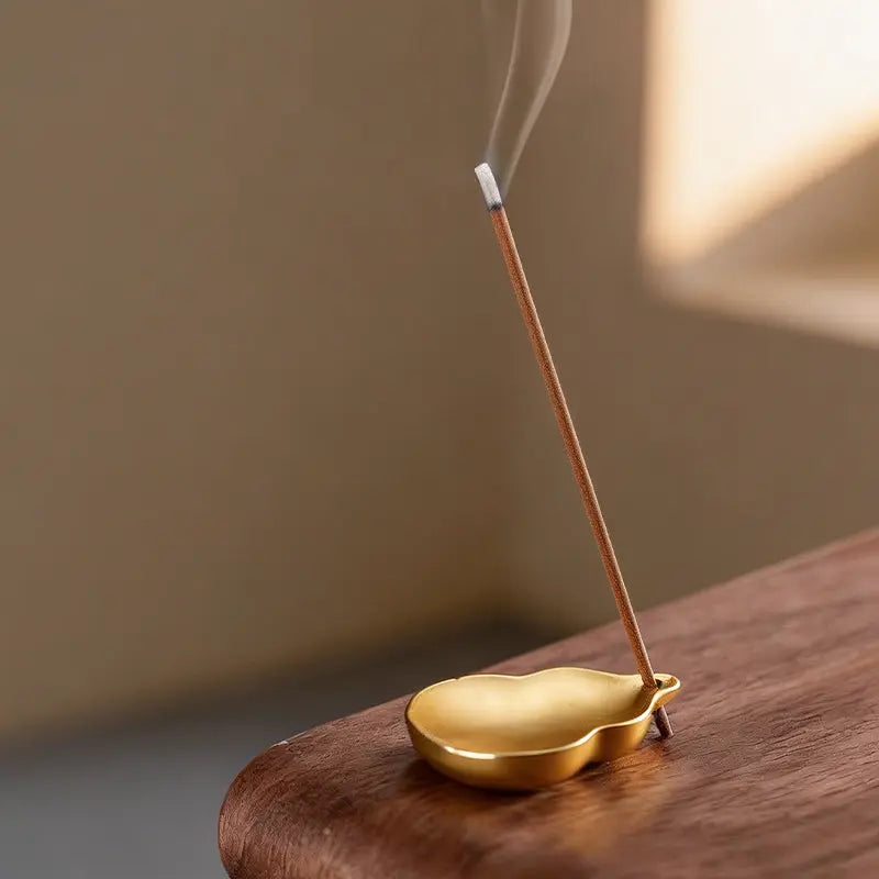The Pocket Sanctuary: Portable Agarwood Set ZANYÉ