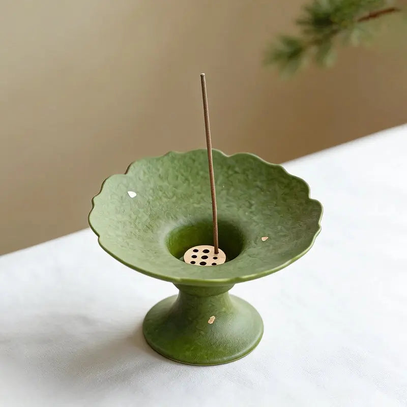 The Song-Style Gold Foil Handcrafted Ceramic Incense Burner ZANYÉ