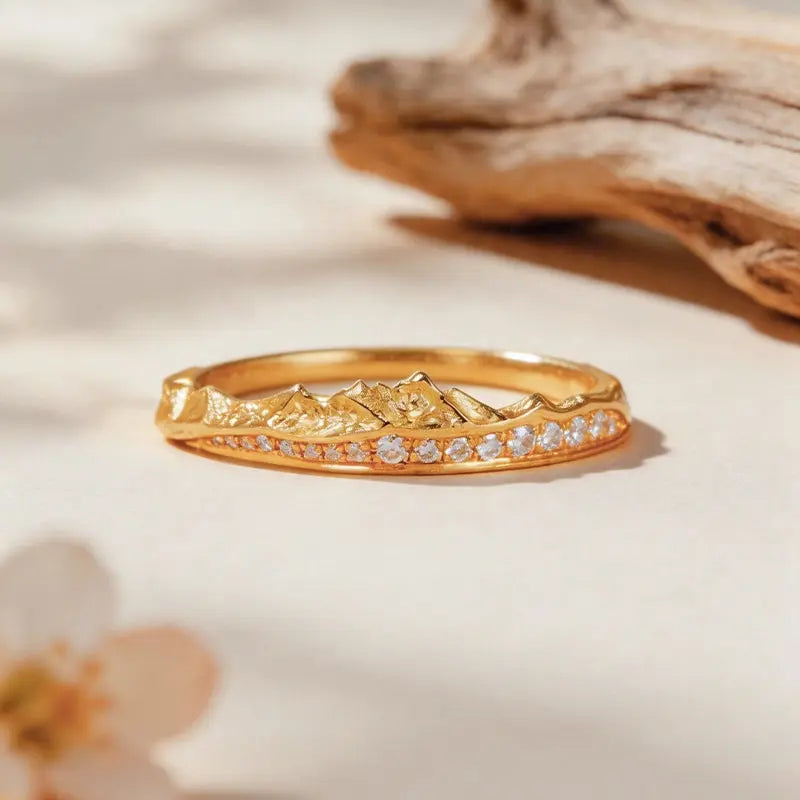 The Majestic Sacred Mountains 18K Gold Ring ZANYÉ