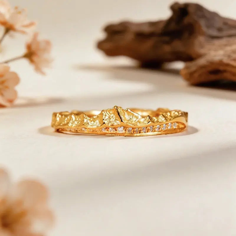 The Majestic Sacred Mountains 18K Gold Ring ZANYÉ